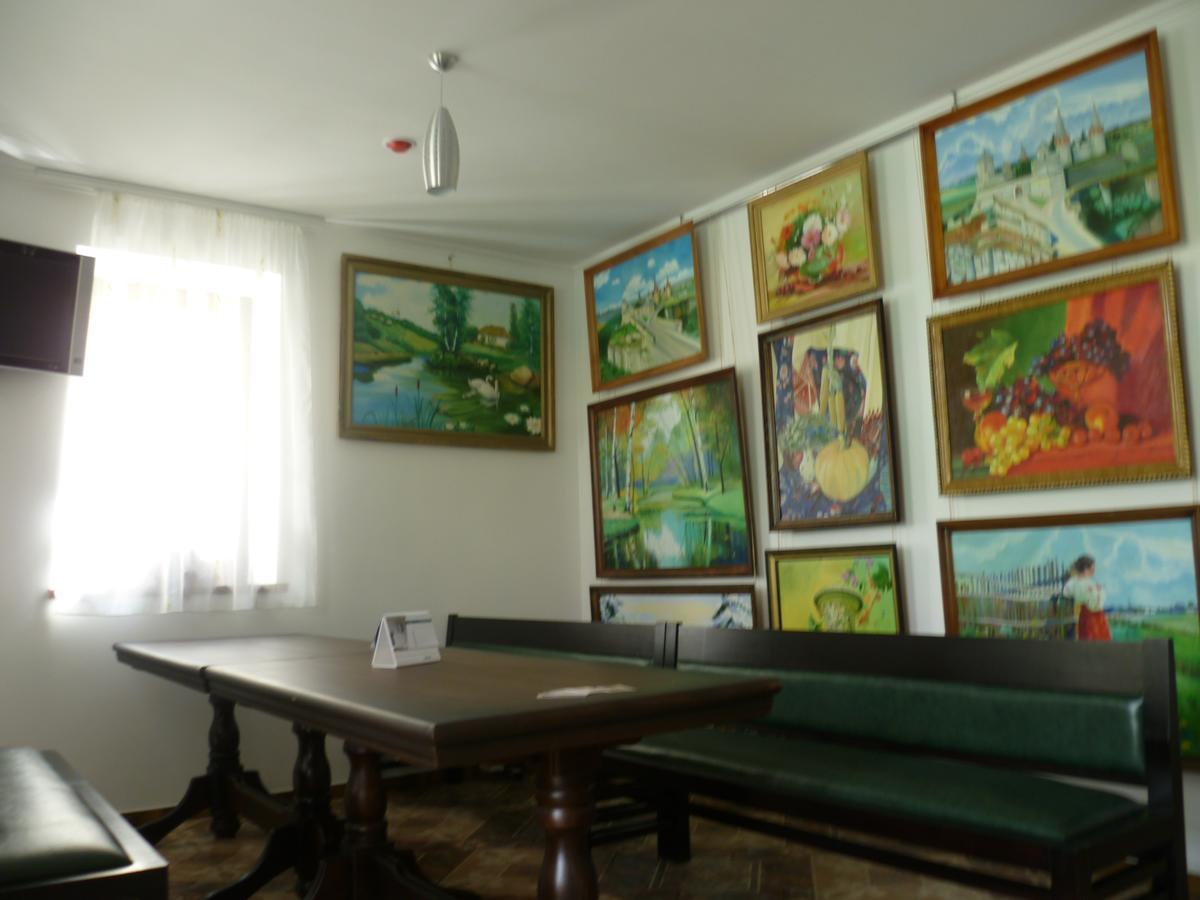 Home Hotel Kamianets Podilskyi Bagian luar foto